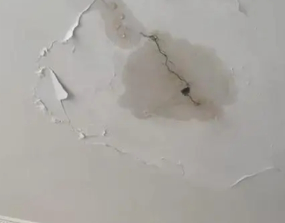 孙吴阳台漏水维修公司分享下屋面防水工程质量问题原因分析